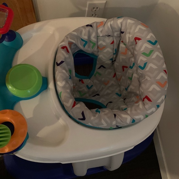 Baby’s walker - Picture 3 of 4